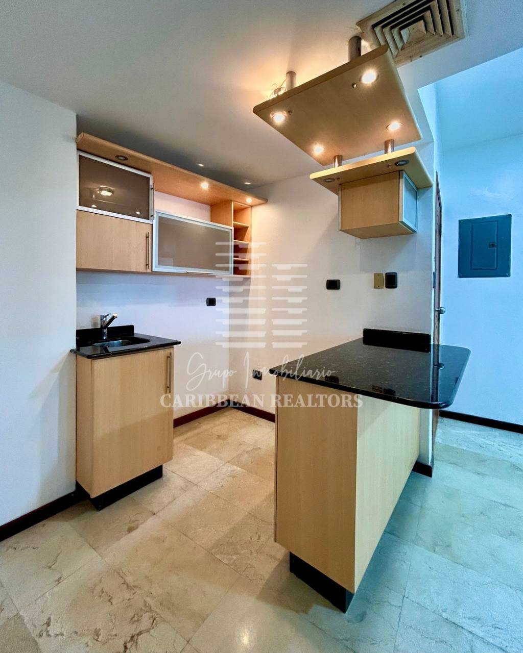 EN VENTA PENTHOUSE EN EL CONJUNTO RESIDENCIAL SOLARIUM EN COSTA AZUL.