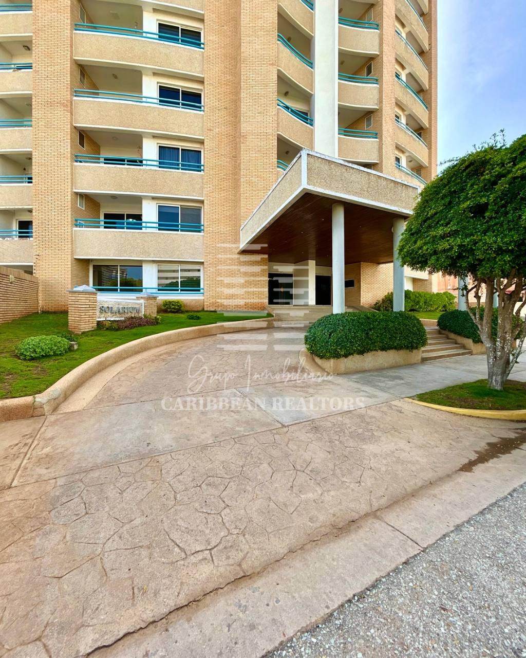 EN VENTA PENTHOUSE EN EL CONJUNTO RESIDENCIAL SOLARIUM EN COSTA AZUL.