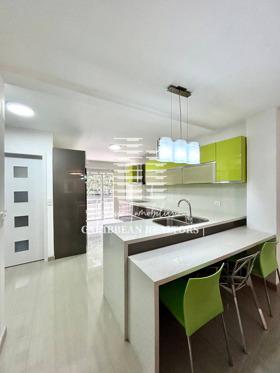 EN VENTA VILLA EN EL CONJUNTO RESIDENCIAL BALEARES VILLAS. PAMPATAR
