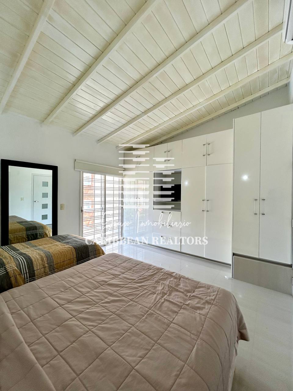 EN VENTA VILLA EN EL CONJUNTO RESIDENCIAL BALEARES VILLAS. PAMPATAR