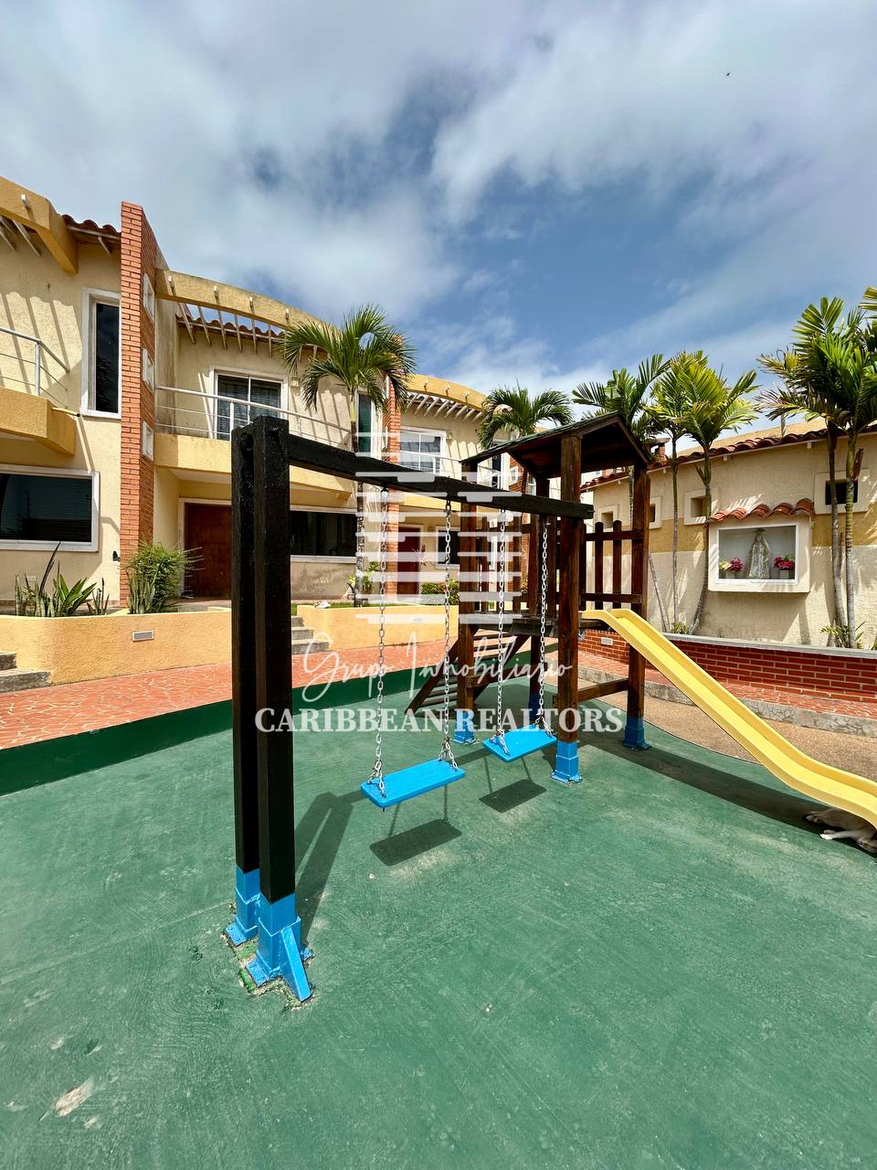 EN VENTA VILLA EN EL CONJUNTO RESIDENCIAL BALEARES VILLAS. PAMPATAR