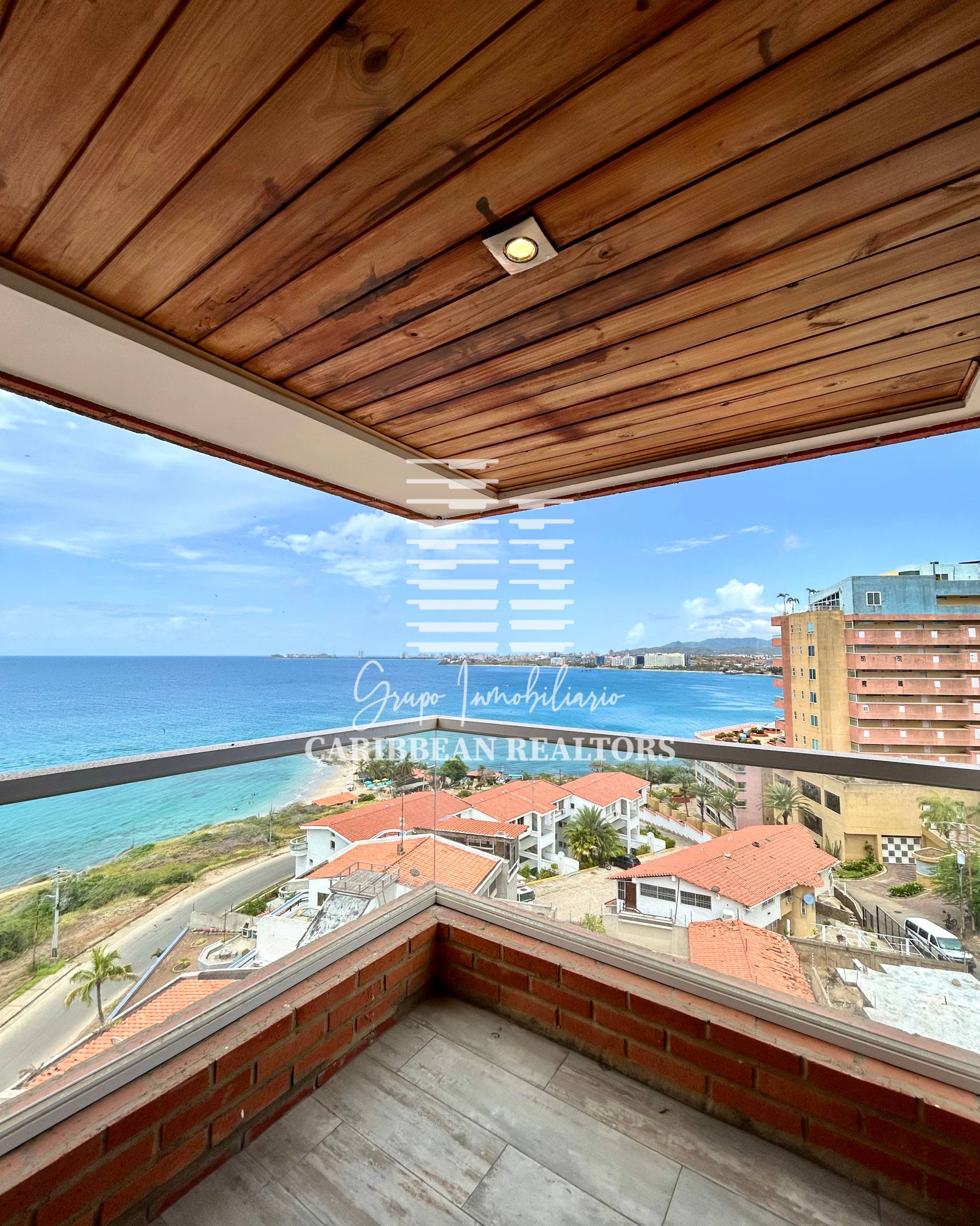 EN VENTA APARTAMENTO CON VISTA AL MAR EN EL EDIFICIO LA GOLETA EN LA CARANTA. PAMPATAR.