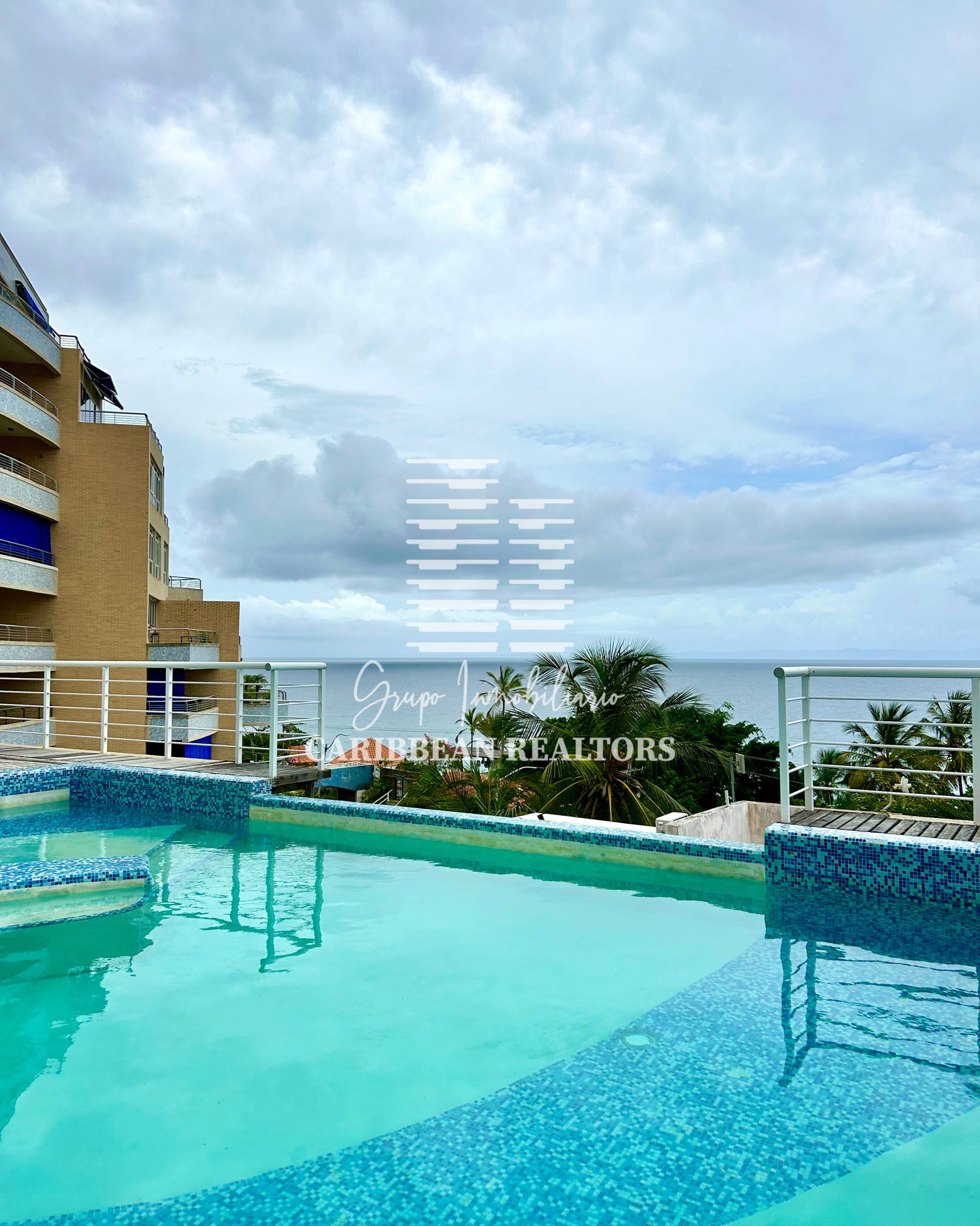 EN VENTA APARTAMENTO CON VISTA AL MAR EN EL EDIFICIO LA GOLETA EN LA CARANTA. PAMPATAR.