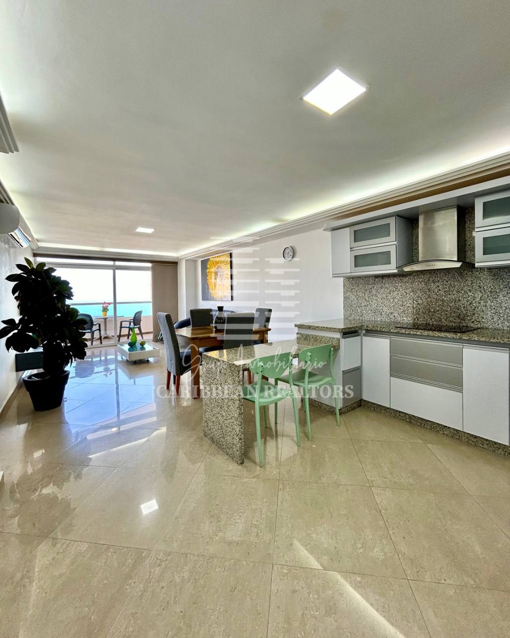 EN VENTA APARTAMENTO CON PRECIOSA VISTA AL MAR EL CONJ RESD BLUE BAY SUITE. PLAYA MORENO. PAMPATAR.