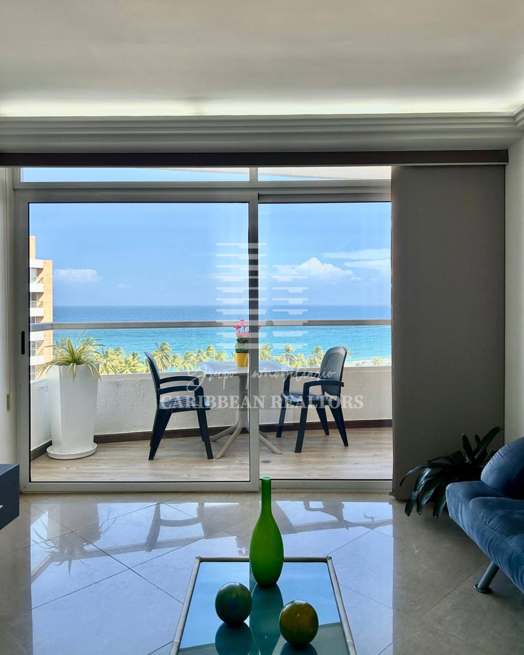 EN VENTA APARTAMENTO CON PRECIOSA VISTA AL MAR EL CONJ RESD BLUE BAY SUITE. PLAYA MORENO. PAMPATAR.