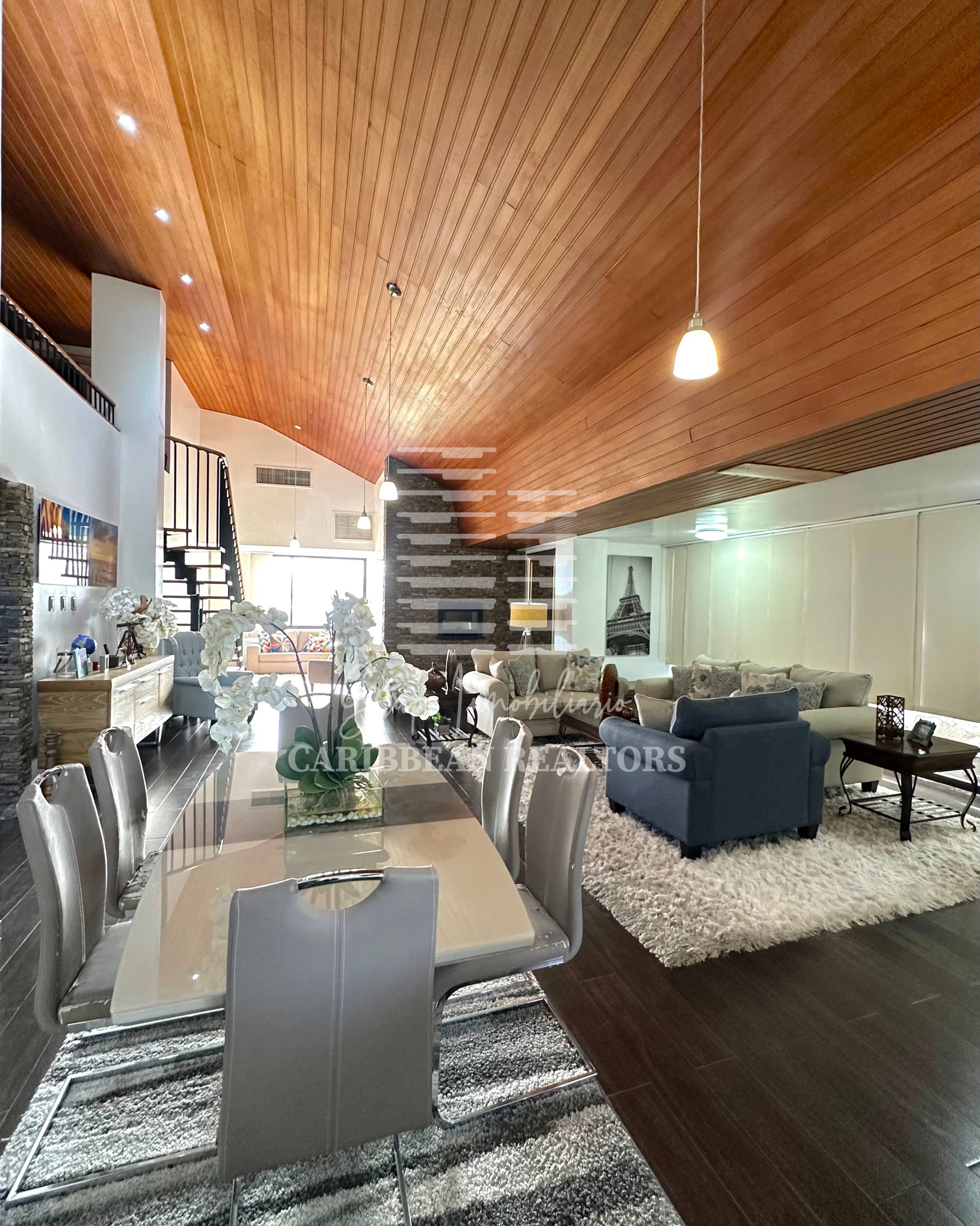 EN VENTA PENTHOUSE EN EL CONJUNTO RESIDENCIAL VENEZIA SUITES, AV. ALDONZA MANRIQUE.