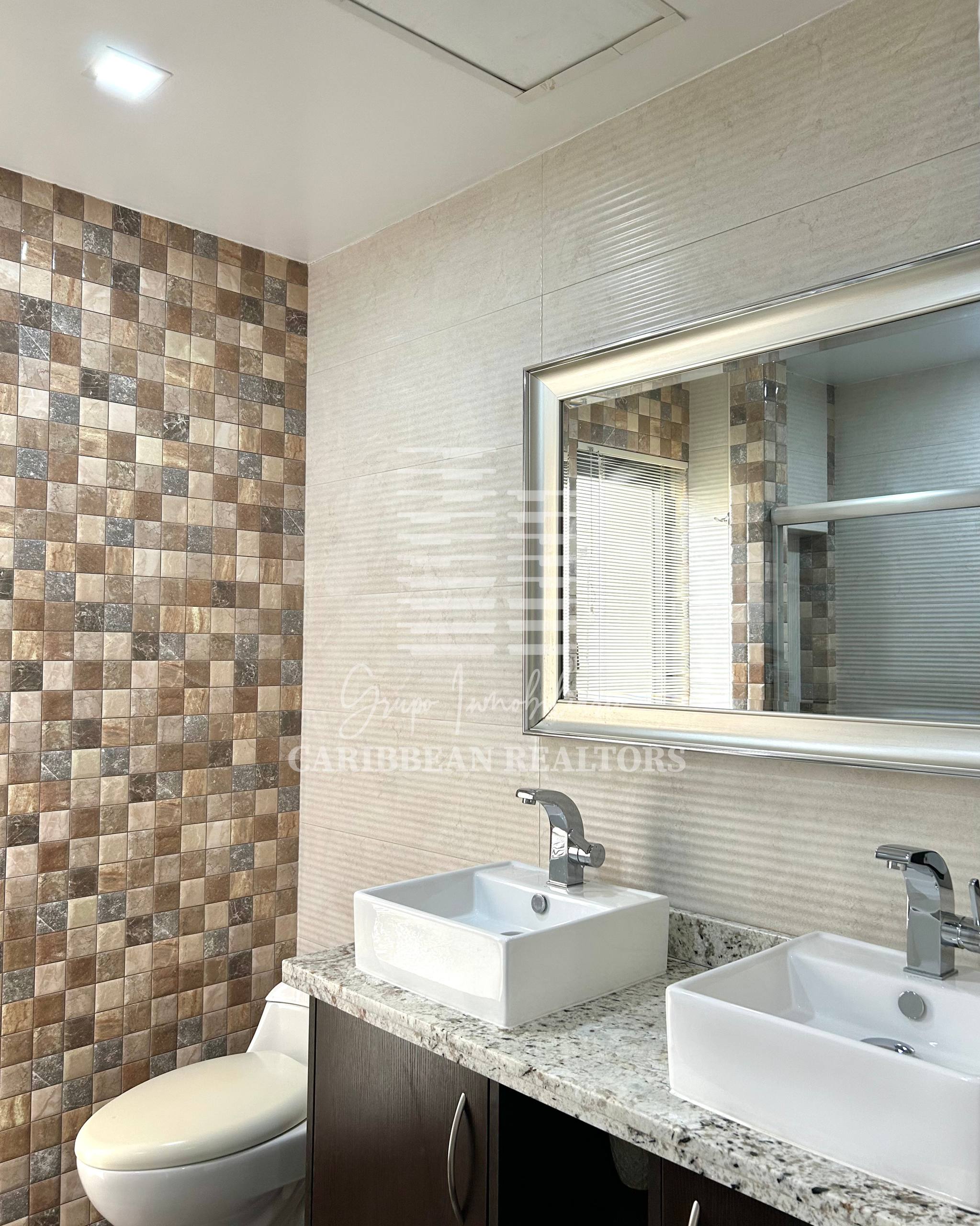 EN VENTA PENTHOUSE EN EL CONJUNTO RESIDENCIAL VENEZIA SUITES, AV. ALDONZA MANRIQUE.