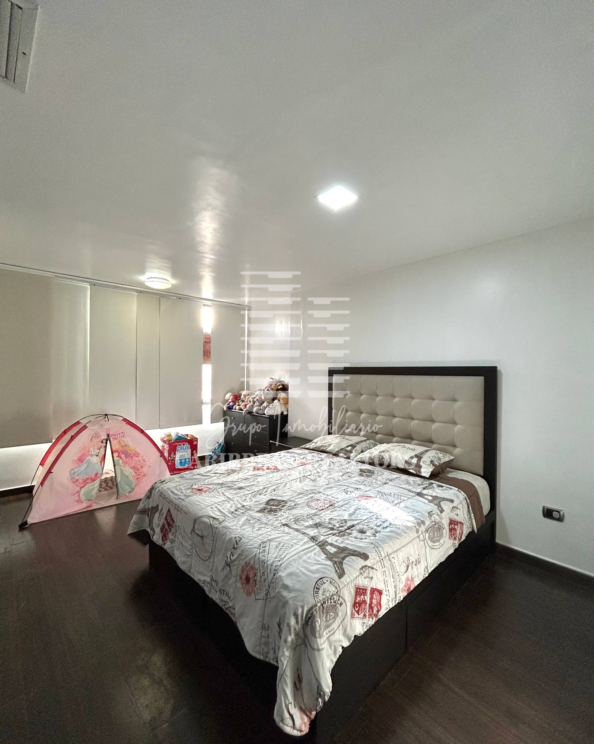 EN VENTA PENTHOUSE EN EL CONJUNTO RESIDENCIAL VENEZIA SUITES, AV. ALDONZA MANRIQUE.