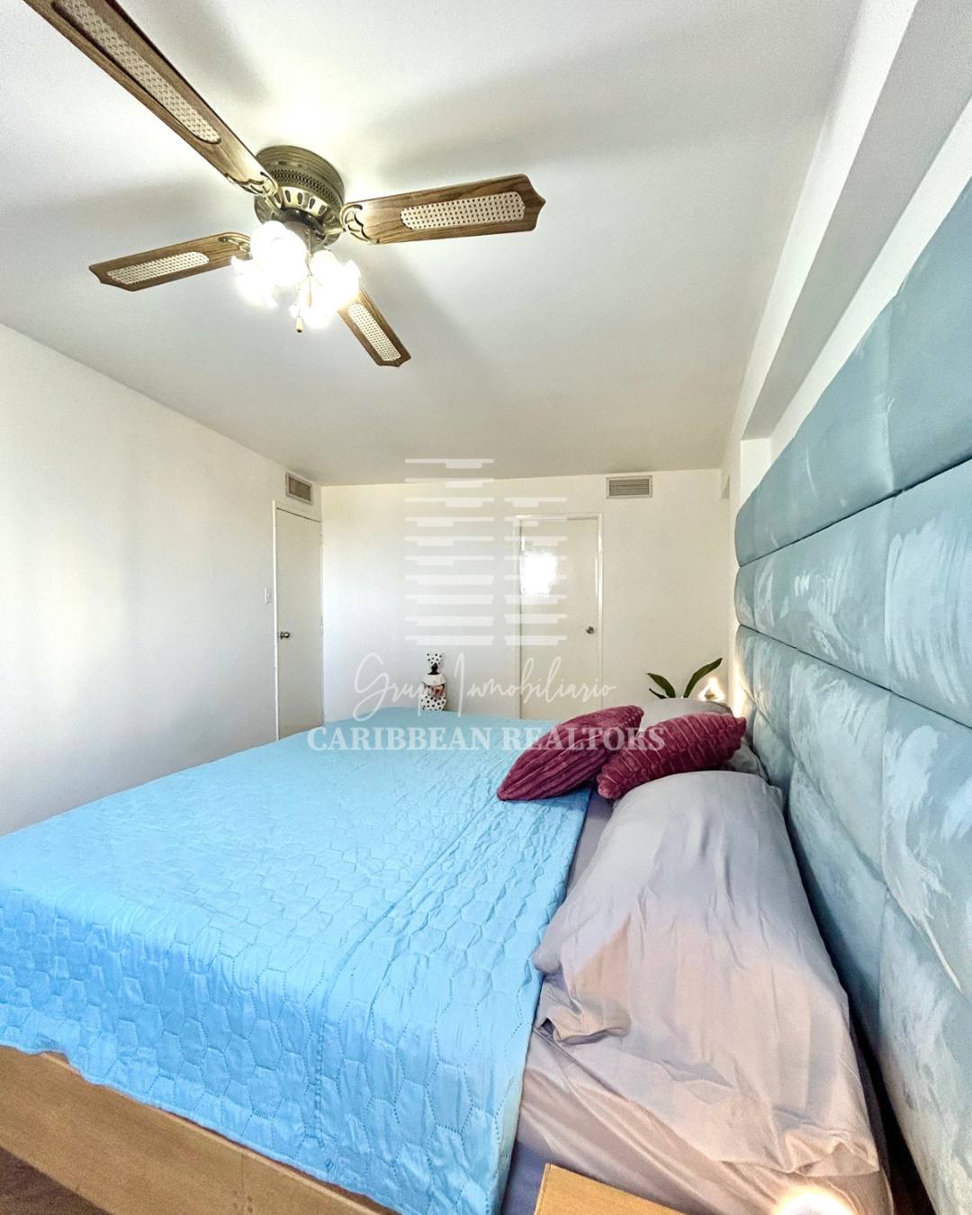 EN VENTA APARTAMENTO EN EL CONJUNTO RESIDENCIAL PLAYA MORENO EDIFICIO CARLA. AV. BOLIVAR.