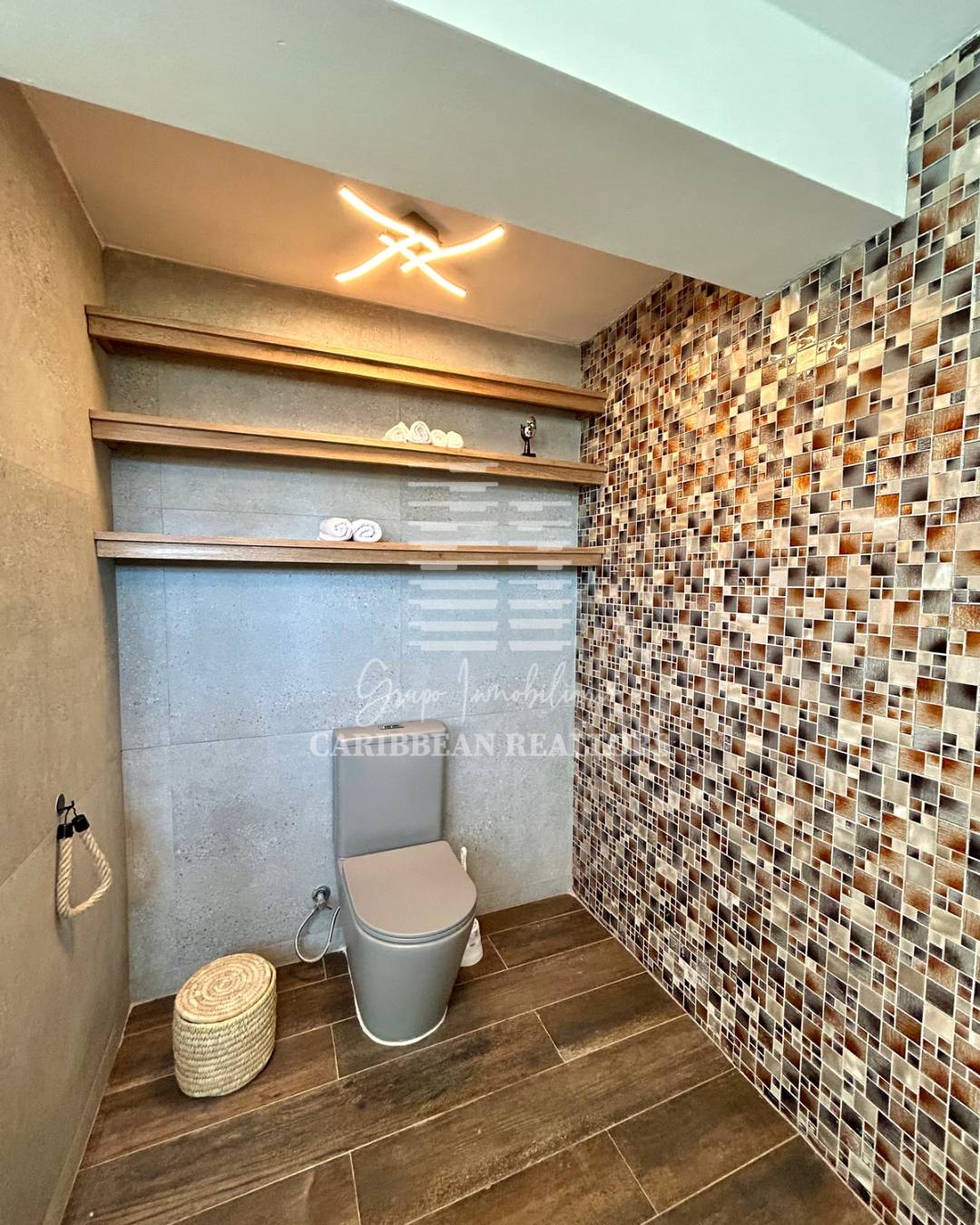 EN VENTA APARTAMENTO EN EL CONJUNTO RESIDENCIAL PLAYA MORENO EDIFICIO CARLA. AV. BOLIVAR.