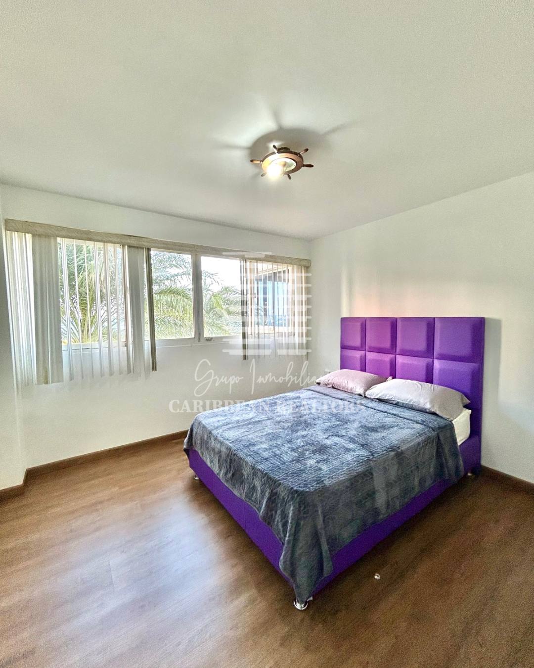 EN VENTA APARTAMENTO EN EL CONJUNTO RESIDENCIAL PLAYA MORENO EDIFICIO CARLA. AV. BOLIVAR.