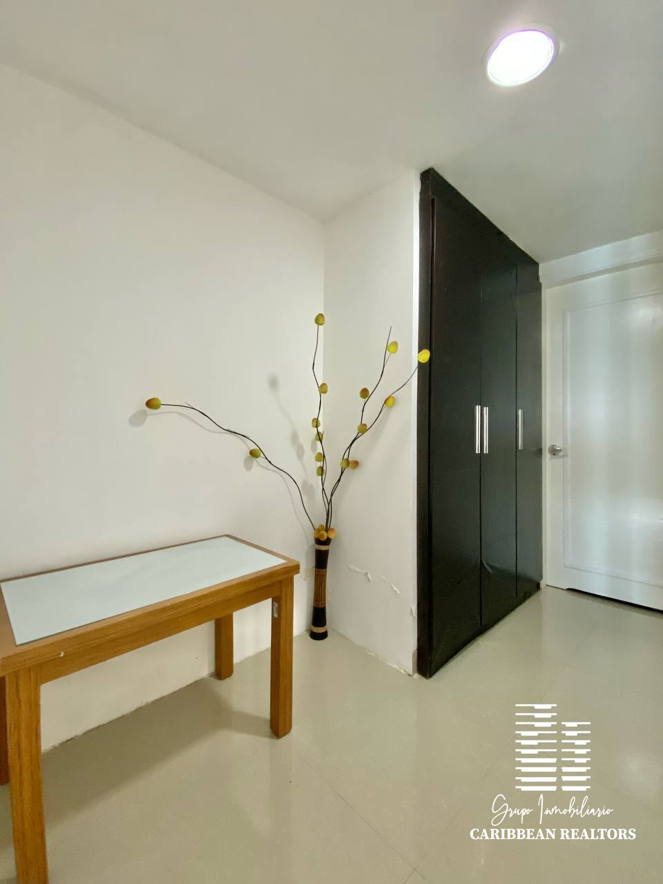 EN VENTA APARTAMENTO CON VISTA Y ACCESO AL MAR EN EL CONJUNTO RESIDENCIAL PORTOVECCHIO