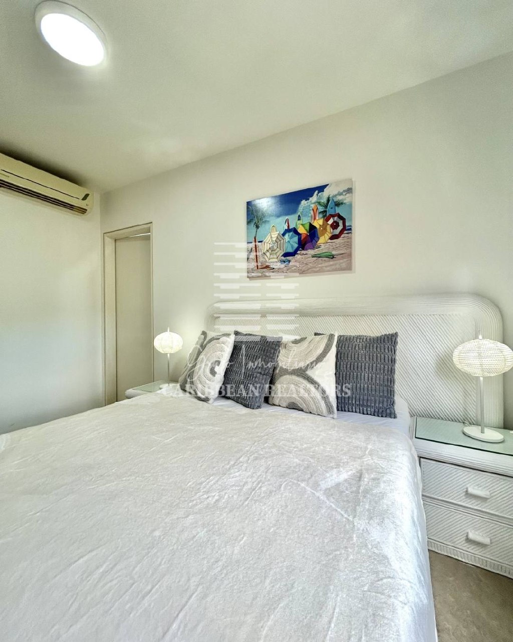 EN VENTA APARTAMENTO EN EL CONJUNTO RESIDENCIAL BLUE BAY SUITES. PLAYA MORENO. PAMPATAR.