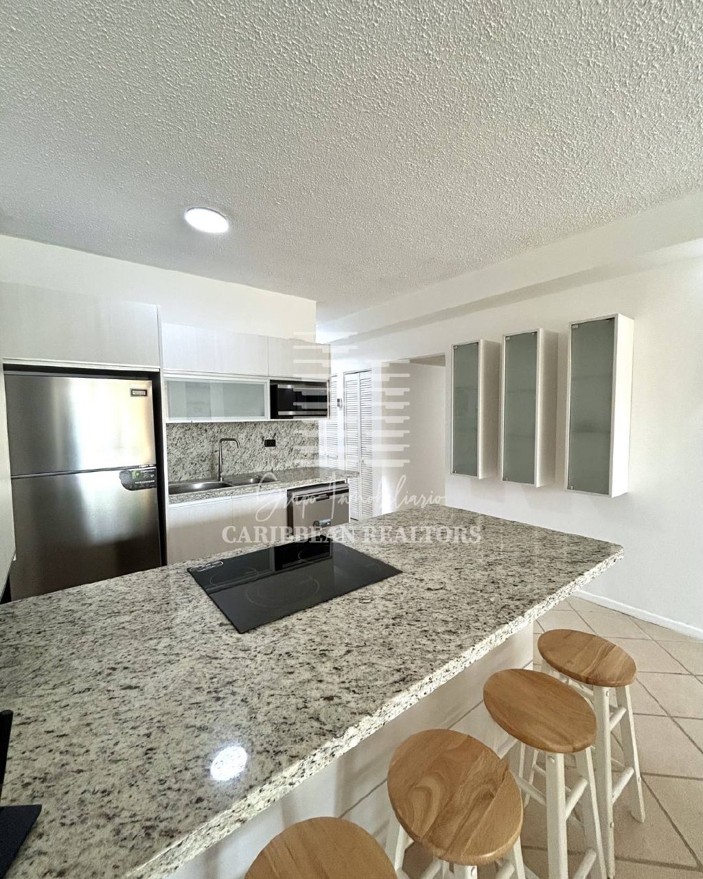 EN VENTA MODERNO APARTAMENTO CON ACCESO A PLAYA PARGUITO EN EL CONJUNTO RESIDENCIAL TERRAZAS DE CIMARRON. 