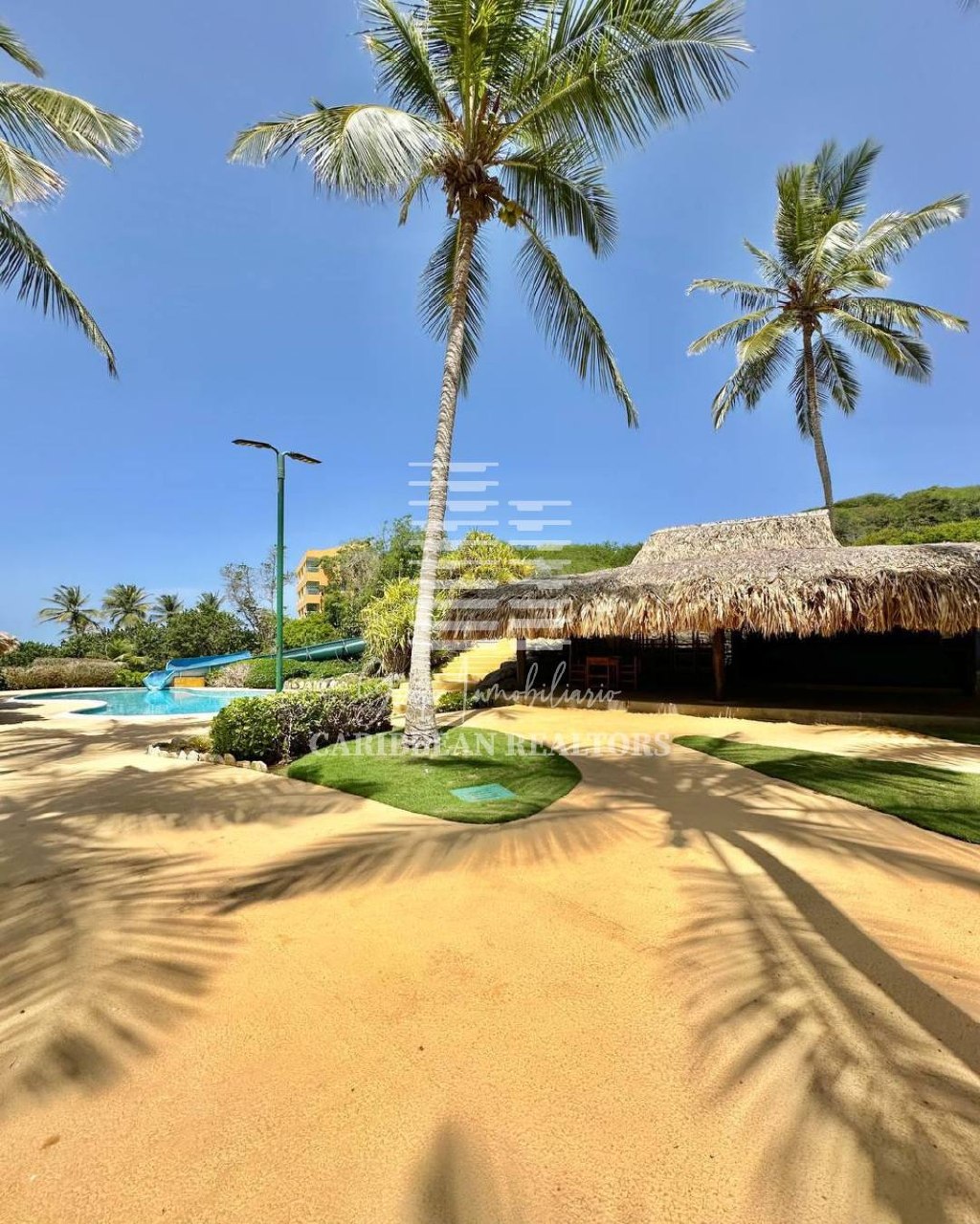 EN VENTA MODERNO APARTAMENTO CON ACCESO A PLAYA PARGUITO EN EL CONJUNTO RESIDENCIAL TERRAZAS DE CIMARRON. 