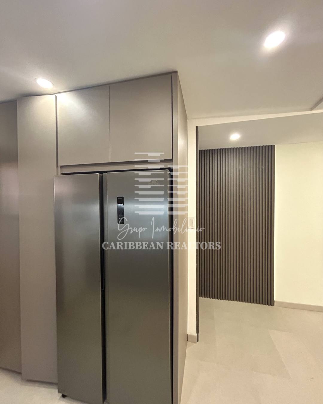 EN VENTA MODERNO TOWN HOUSE, REMODELADO  Y A ESTRENAR EN EL COJUNTO RESIDENCIAL EL EDEN EN LA URB. PARAISO 2 . PAMPATAR.