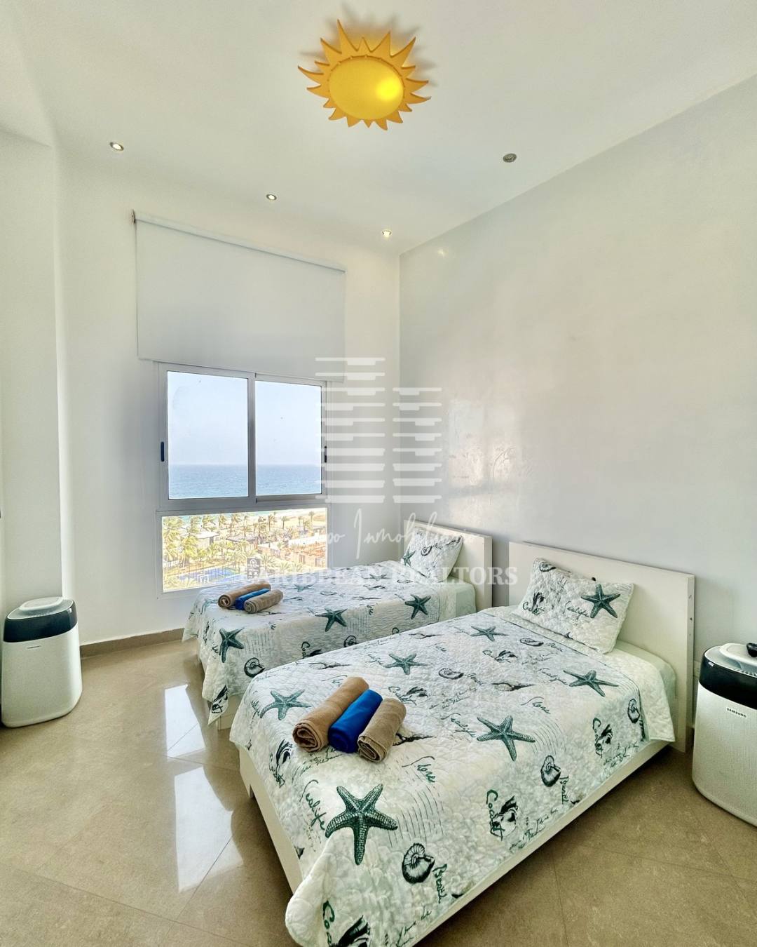 EN VENTA MODERNO PENTHOUSE CON VISTA AL MAR EN EL CONJUNTO RESIDENCIAL BLUE BAY SUITES. PLAYA MORENO. PAMPATAR.