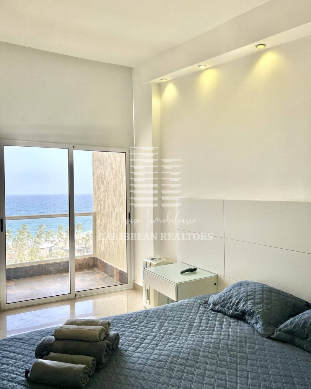 EN VENTA MODERNO PENTHOUSE CON VISTA AL MAR EN EL CONJUNTO RESIDENCIAL BLUE BAY SUITES. PLAYA MORENO. PAMPATAR.