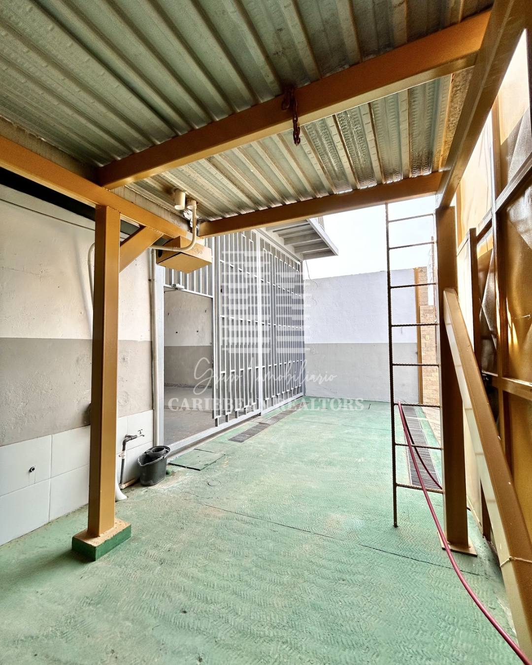 EN VENTA ESPACIOSO GALPÓN INDUSTRIAL EN LA ZONA DE LA AUYAMA. 