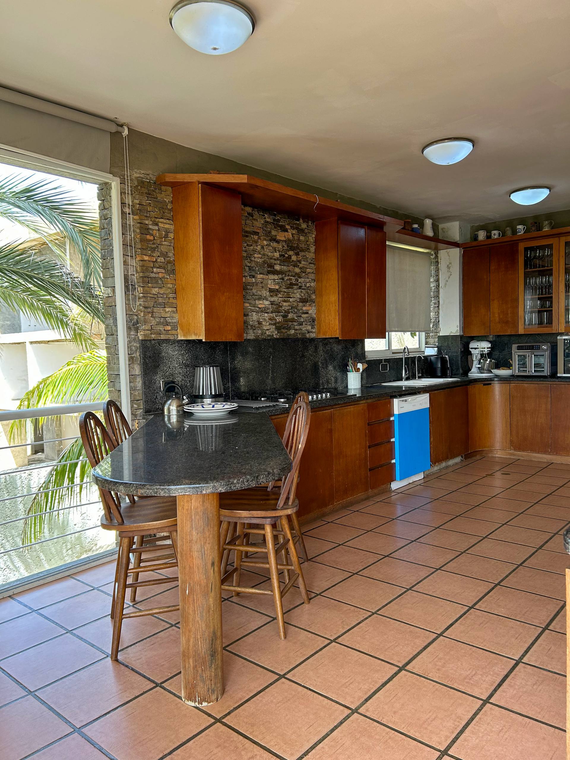 EN VENTA HERMOSA CASA CON DISEÑO ARQUTECTONICO EN LA URB. LAS LOMAS. PAMPATAR